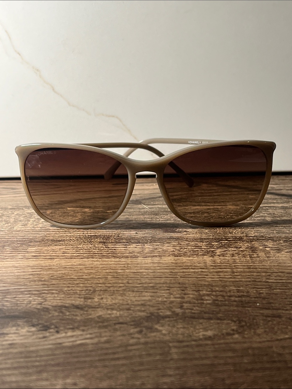 Authentic CHANEL Beige Frame Brown Gradient Lens Women's Sunglasses 5277 c.1073/